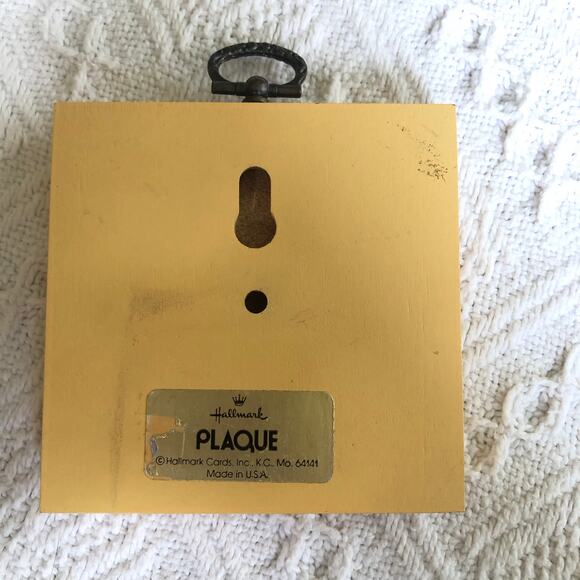 A Giggle A Day Keeps the Glums Away Vintage Hallmark Miniature Wall Hanging 3.5β - Picture 2 of 7